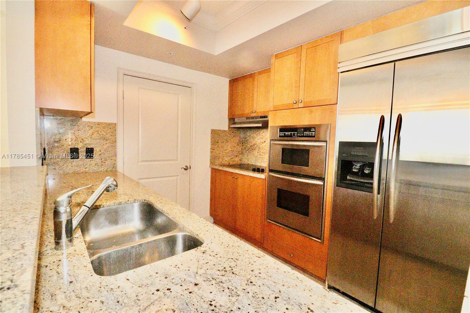 PALMETTO PLACE CONDO - Residential Lease