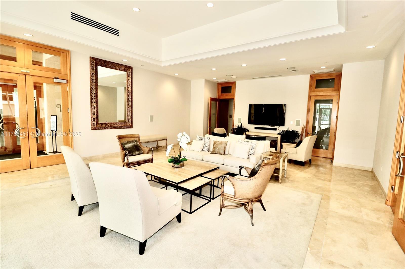 PALMETTO PLACE CONDO - Residential Lease