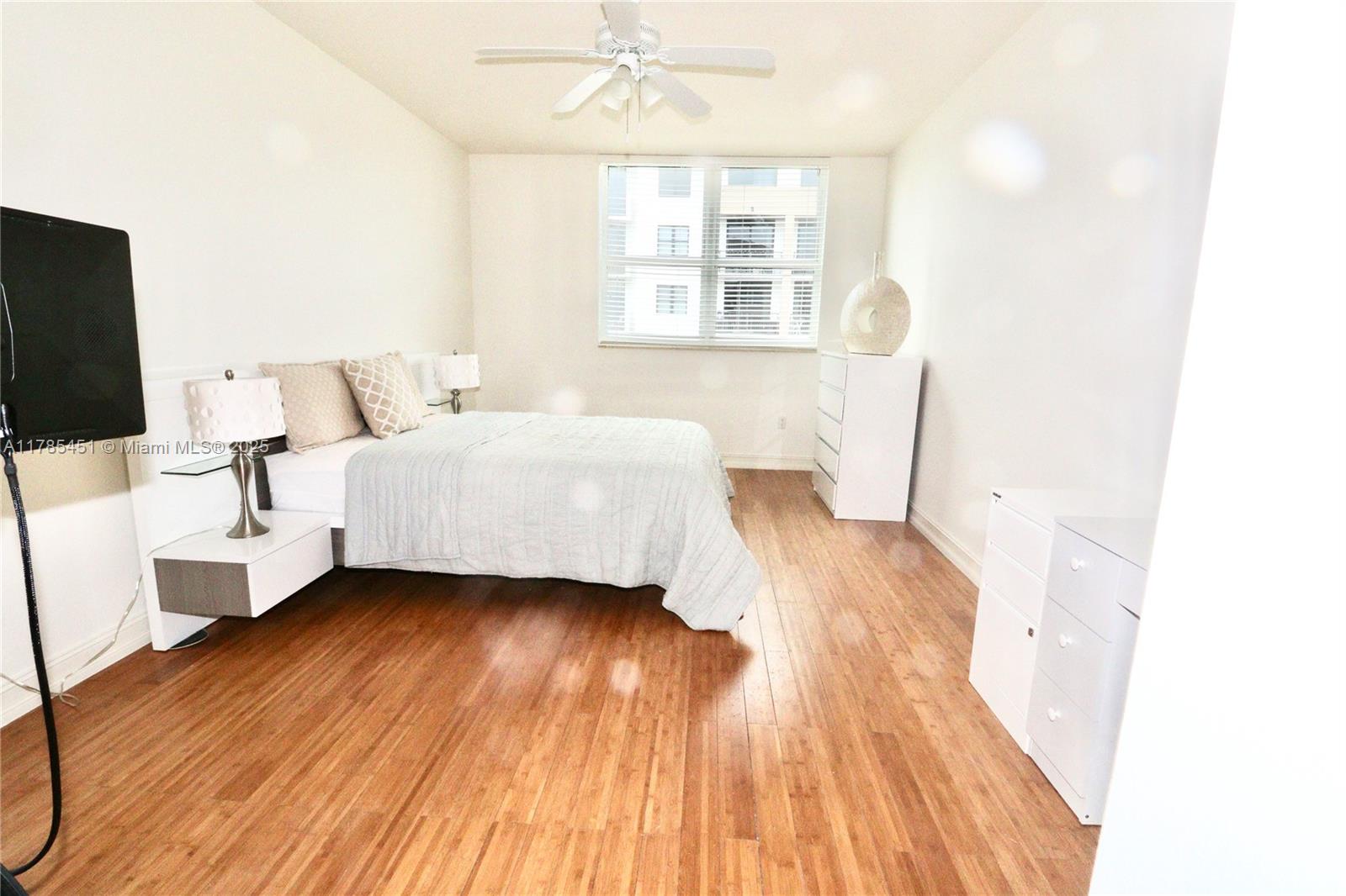 PALMETTO PLACE CONDO - Residential Lease
