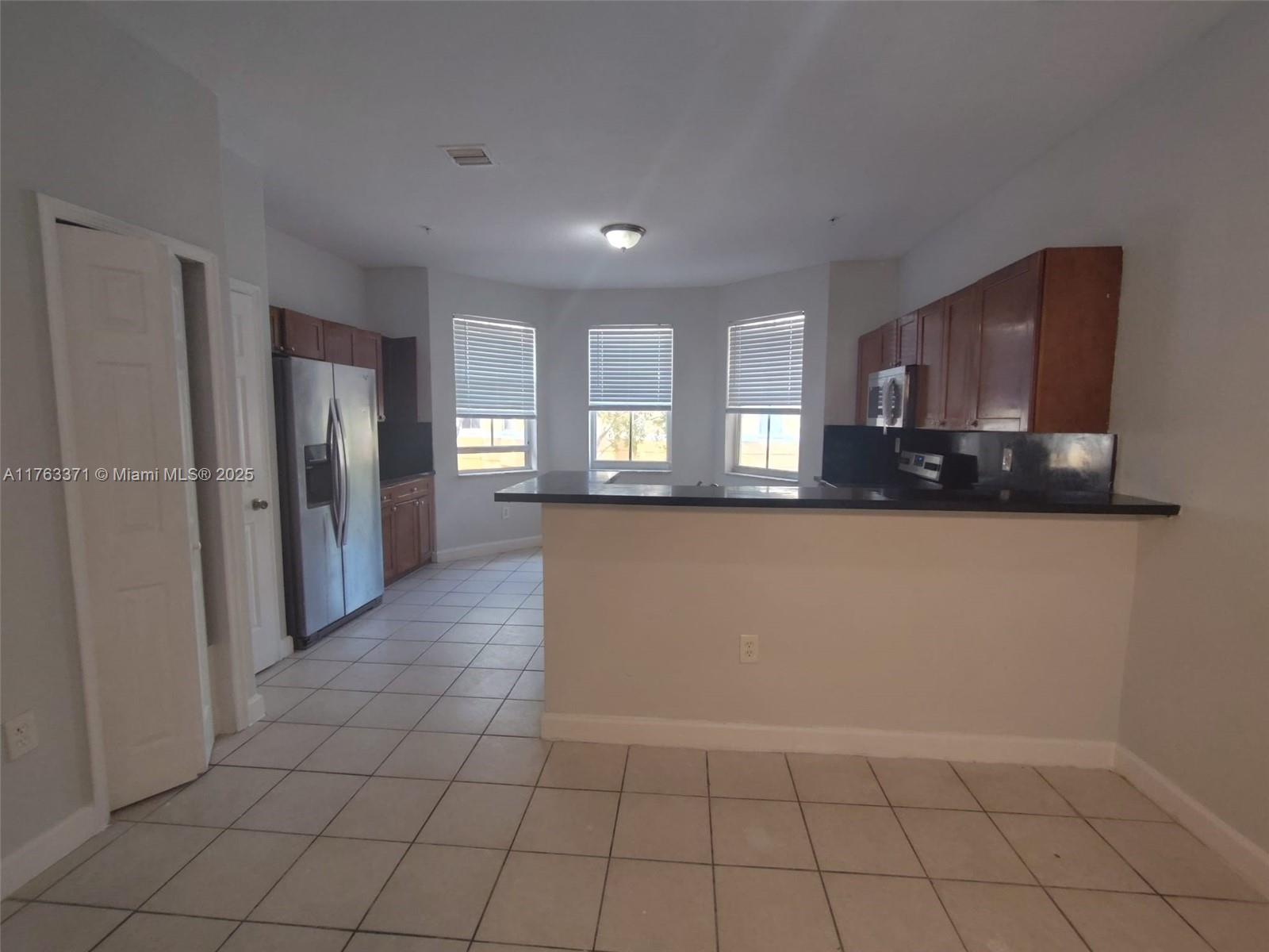 SHOMA TOWNHOMES AT ROYAL - Residential