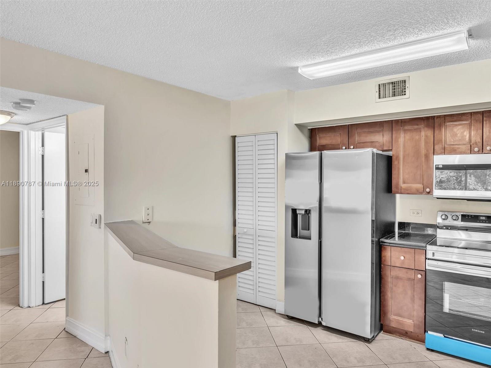 LAKEWOOD AT EMERALD HILLS - Residential Lease