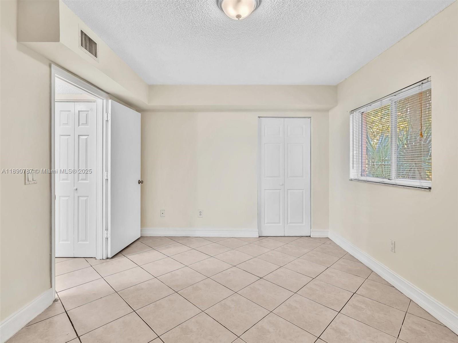 LAKEWOOD AT EMERALD HILLS - Residential Lease