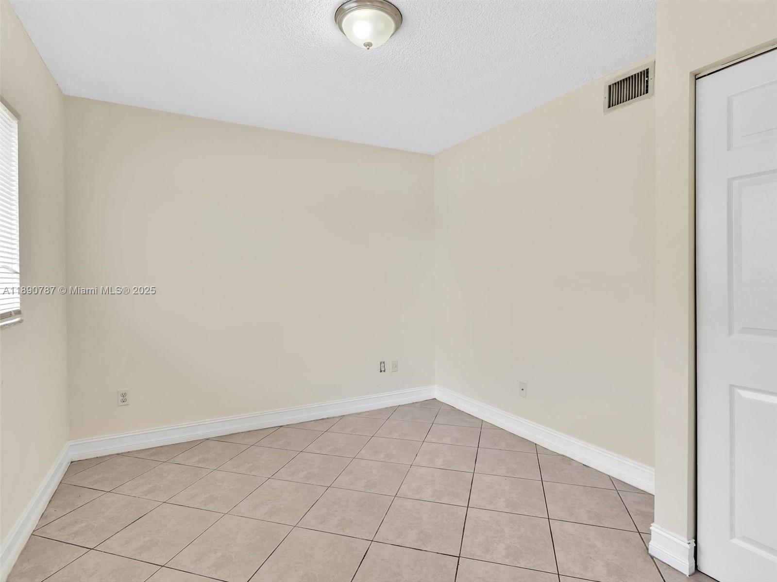 LAKEWOOD AT EMERALD HILLS - Residential Lease