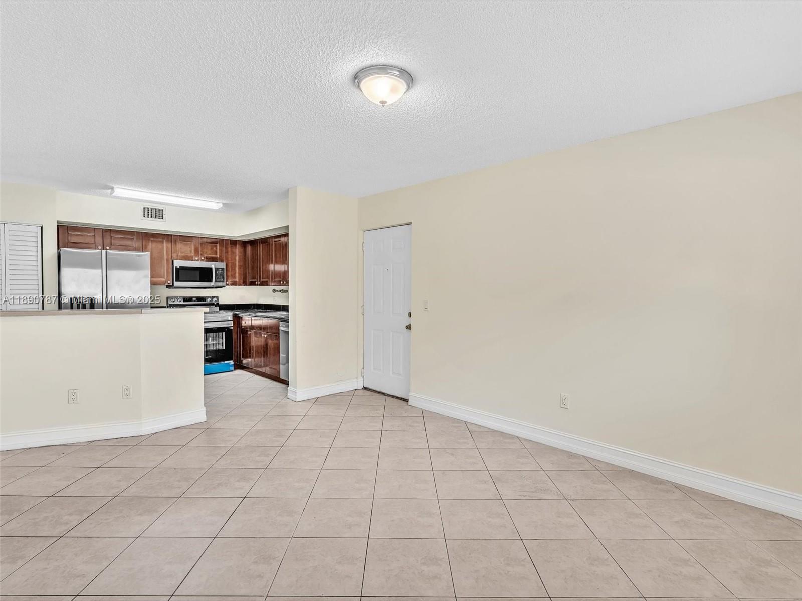 LAKEWOOD AT EMERALD HILLS - Residential Lease