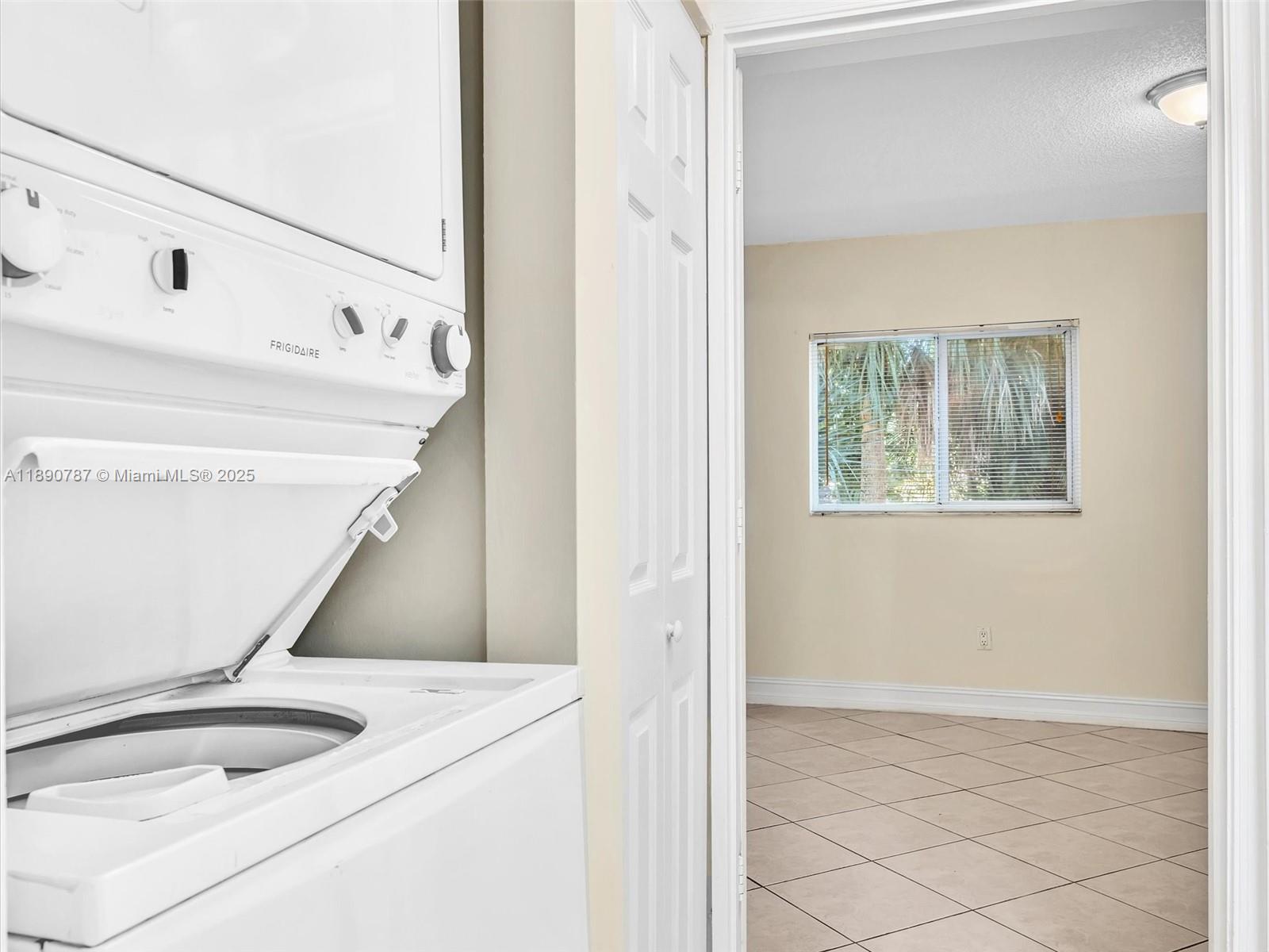 LAKEWOOD AT EMERALD HILLS - Residential Lease