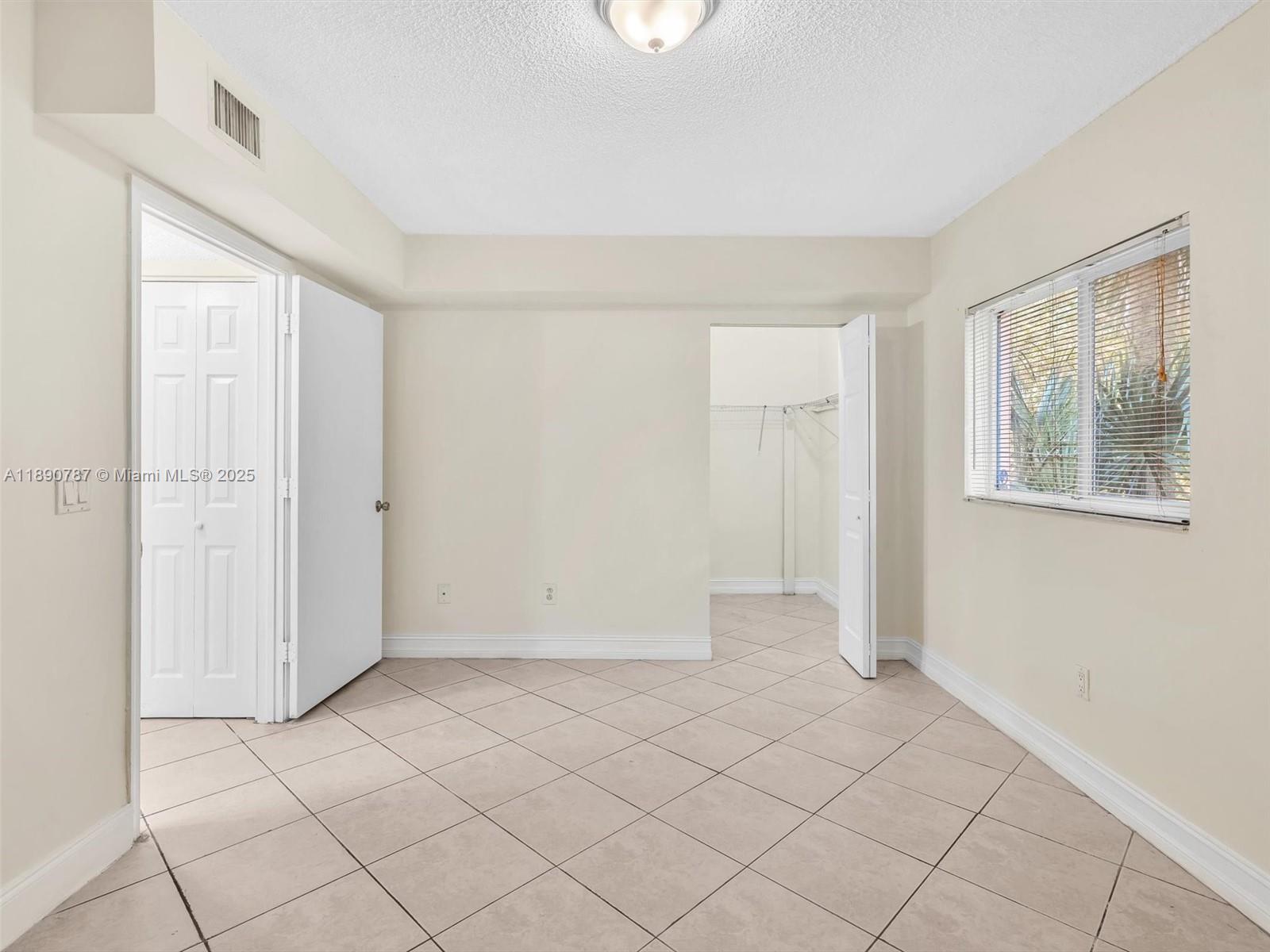 LAKEWOOD AT EMERALD HILLS - Residential Lease