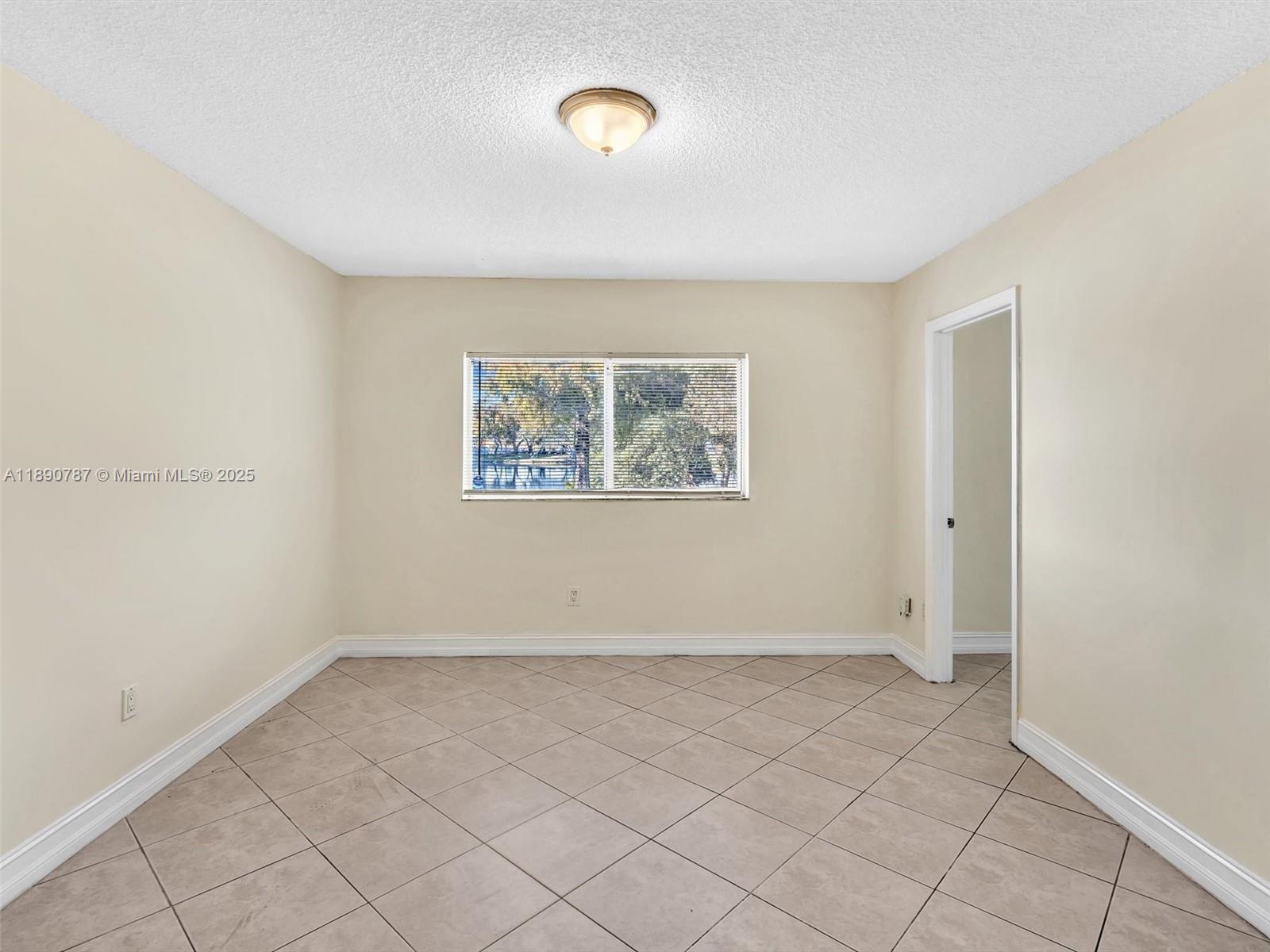 LAKEWOOD AT EMERALD HILLS - Residential Lease