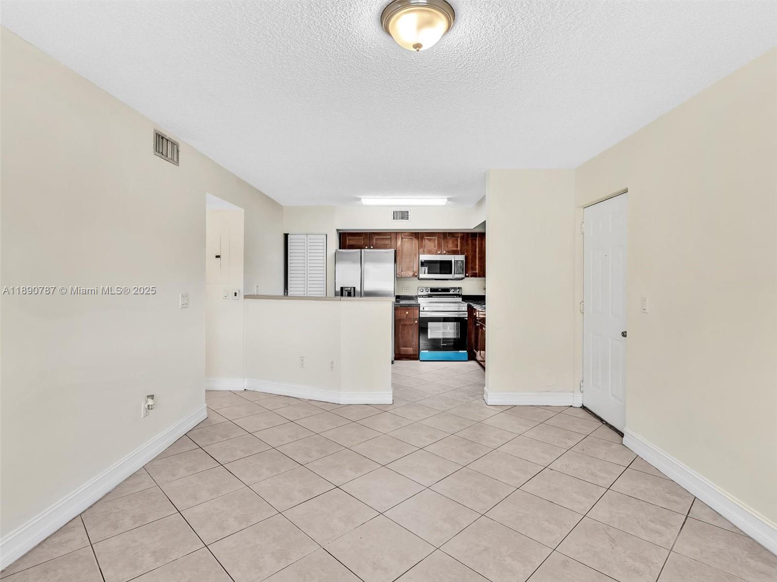 LAKEWOOD AT EMERALD HILLS - Residential Lease