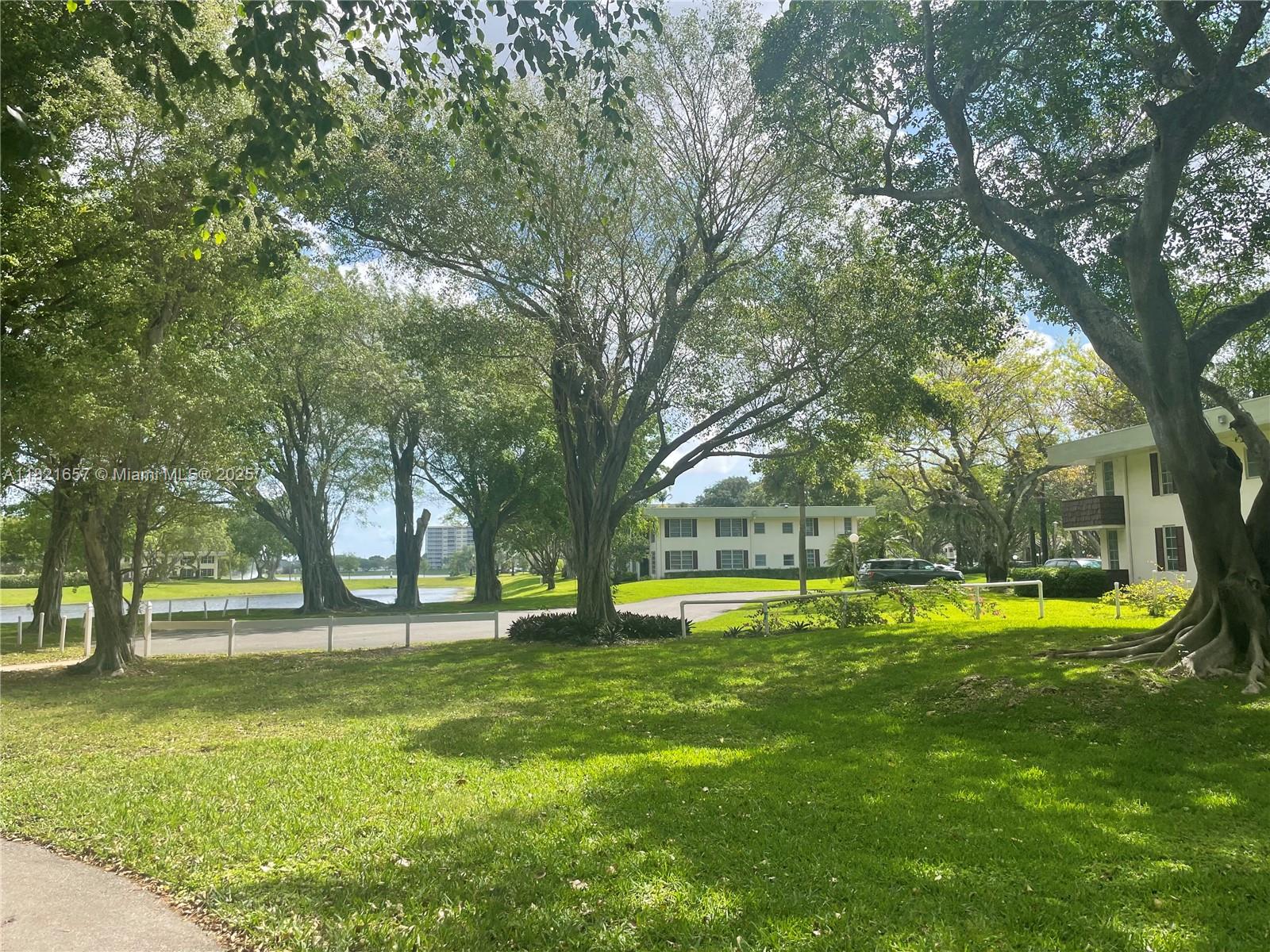 NO 7 PALM-AIRE COUNTRY CL - Residential