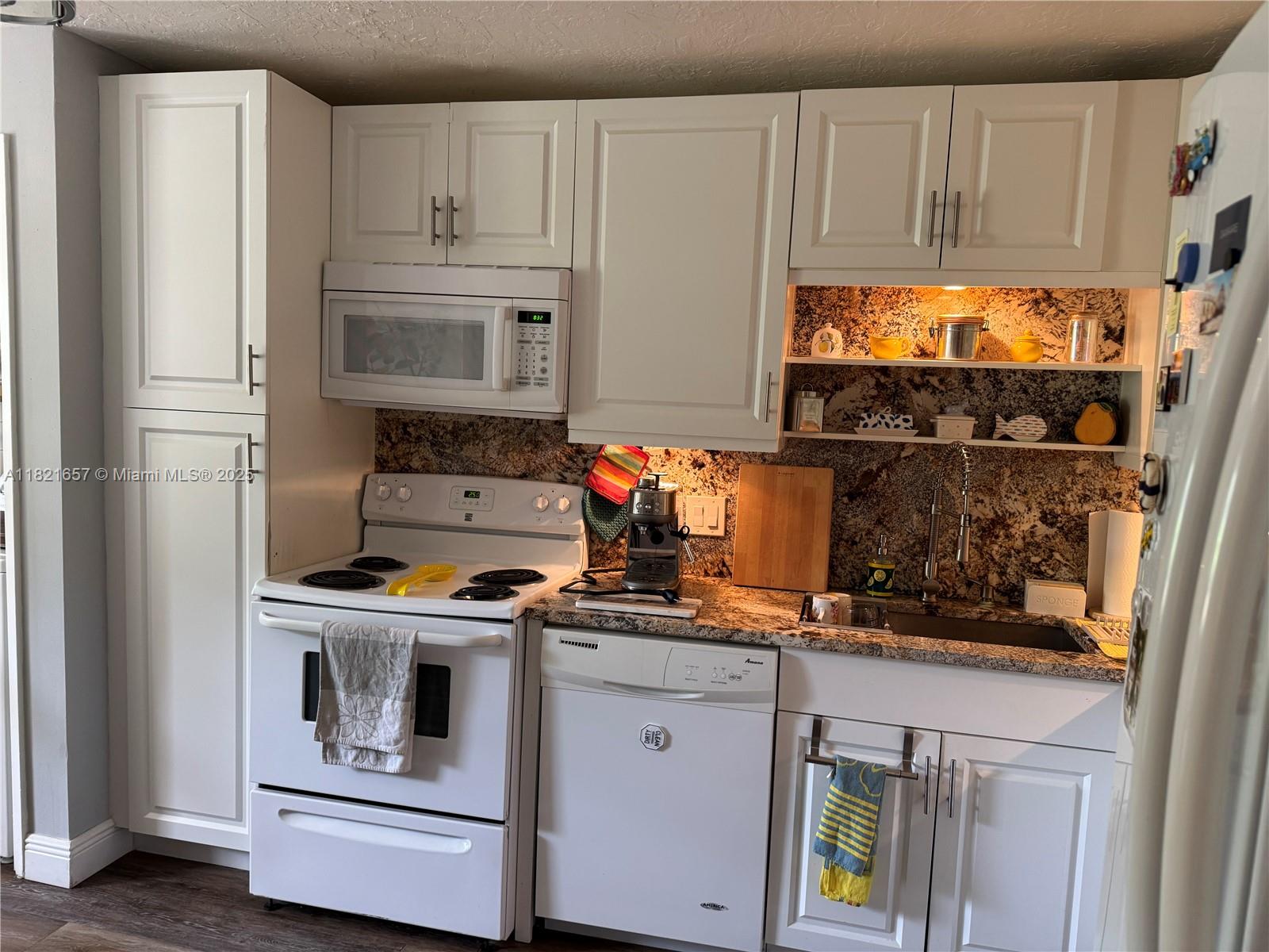 NO 7 PALM-AIRE COUNTRY CL - Residential