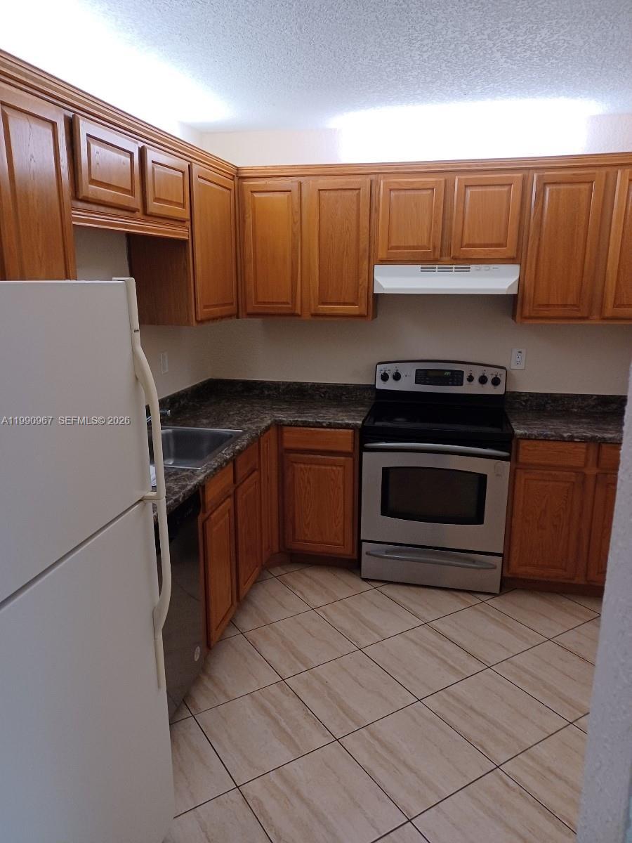 COURTYARDS OF BROWARD CON - Residential