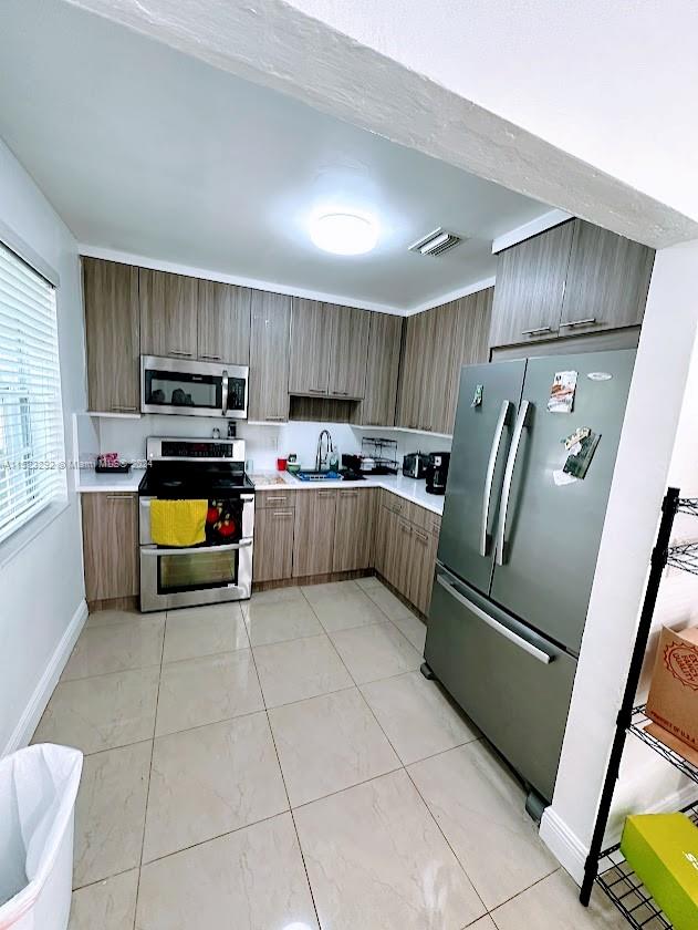 Corner single family home with plenty room to expand.3/1 with a big car porch in the front of the house.
All fenced. A must see! Please call listing agent for appointment.