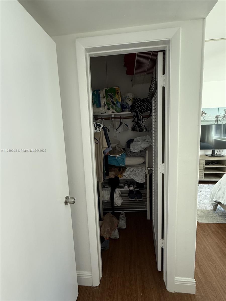 JADE BEACH VILLAS CONDO - Residential Lease