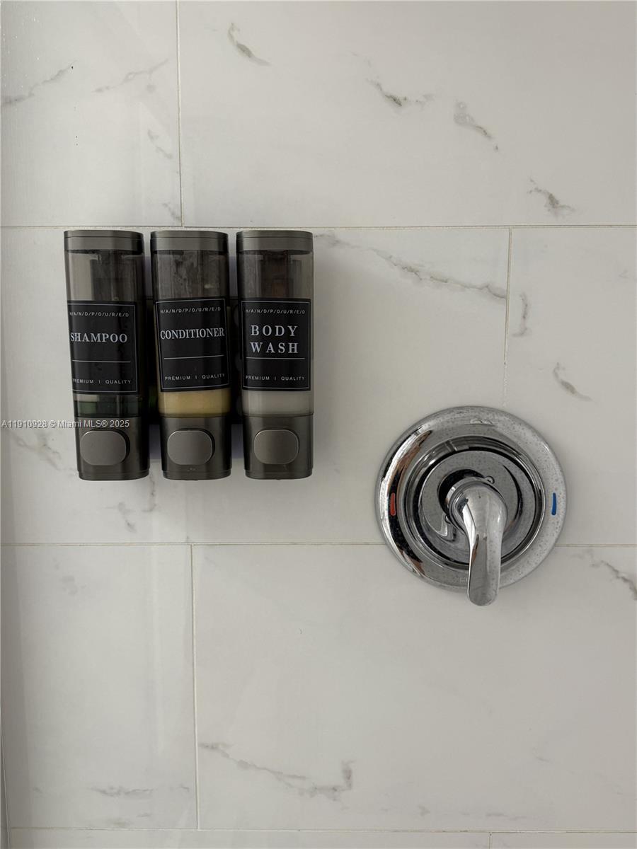 JADE BEACH VILLAS CONDO - Residential Lease