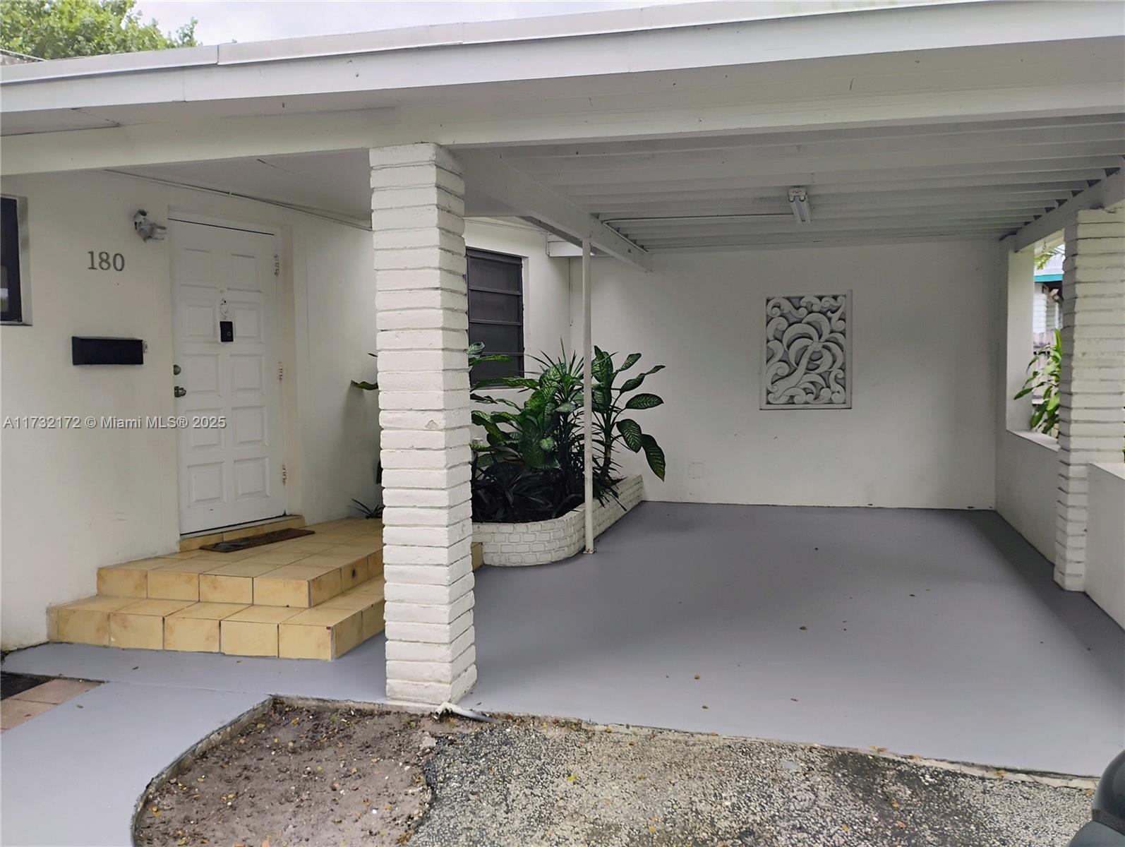 BREEZESWEPT ESTATES 1ST A - Residential Lease