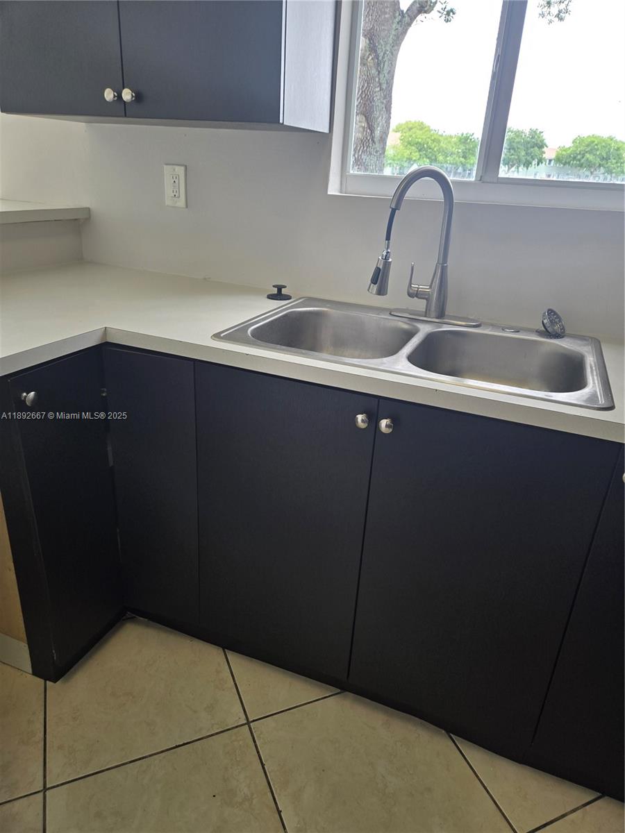 SHOMA TOWNHOMES AT KEYSCO - Residential