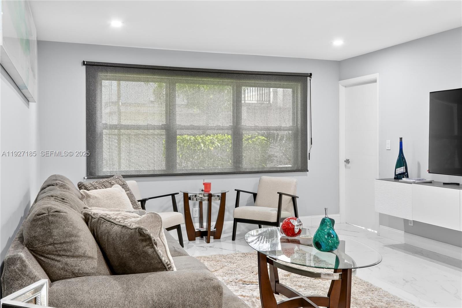 FOURTH GULFSTREAM GARDEN A - Residential