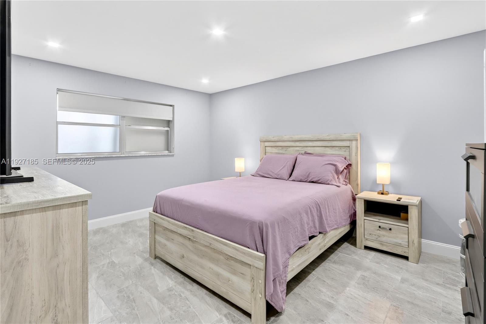 FOURTH GULFSTREAM GARDEN A - Residential