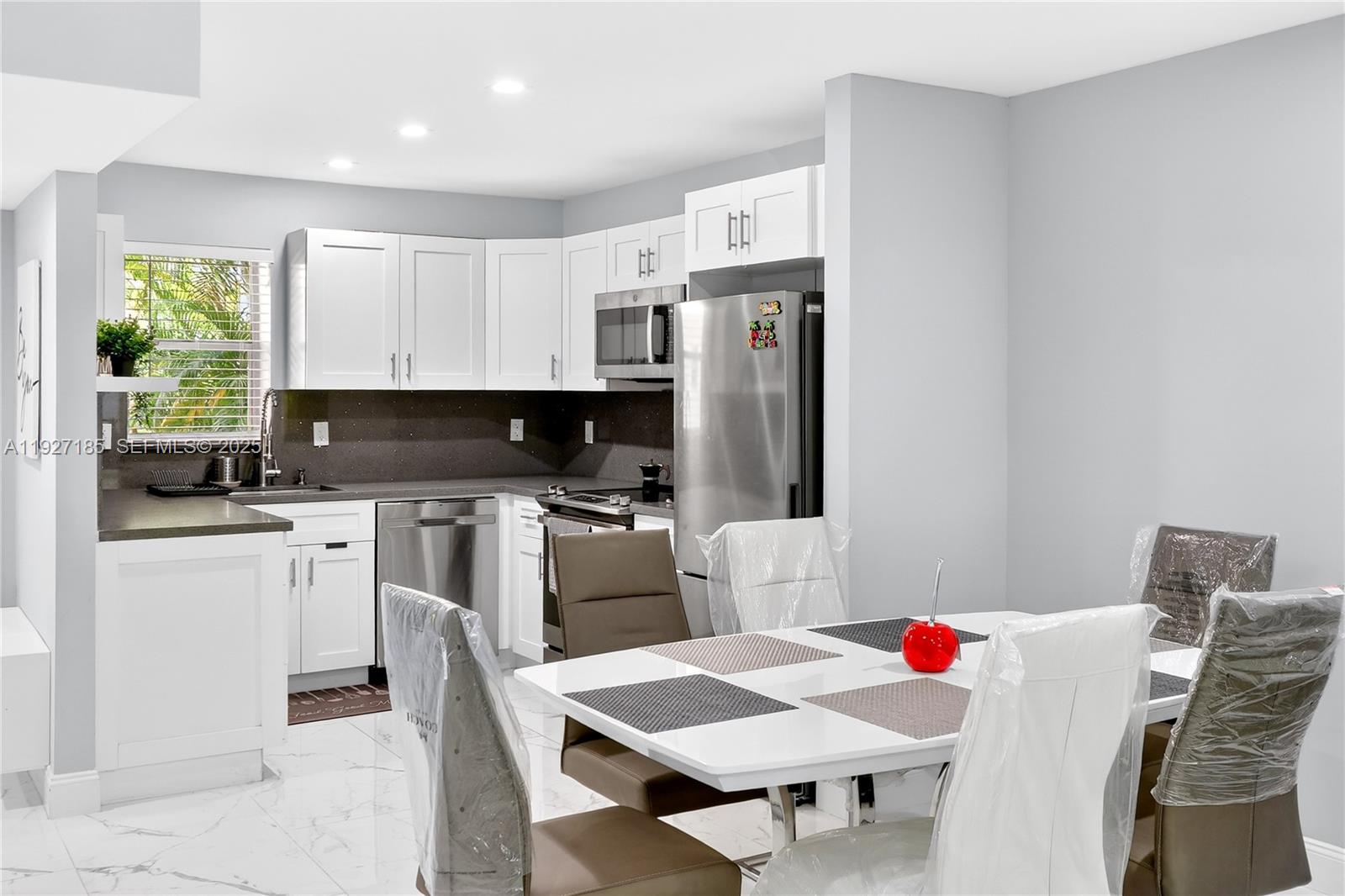 View photos, virtual tours, details... 410 SE 2nd St 111