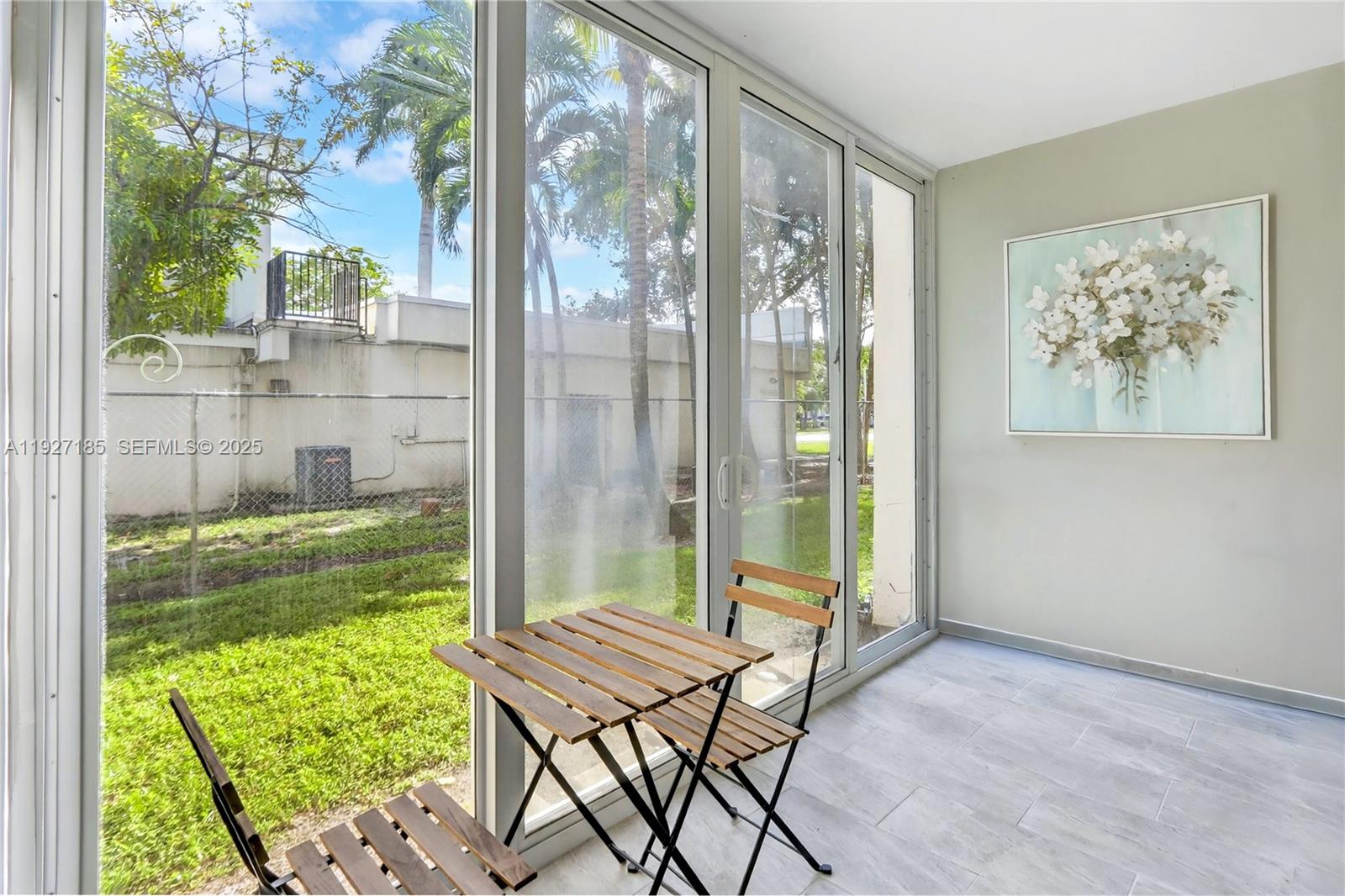 FOURTH GULFSTREAM GARDEN A - Residential