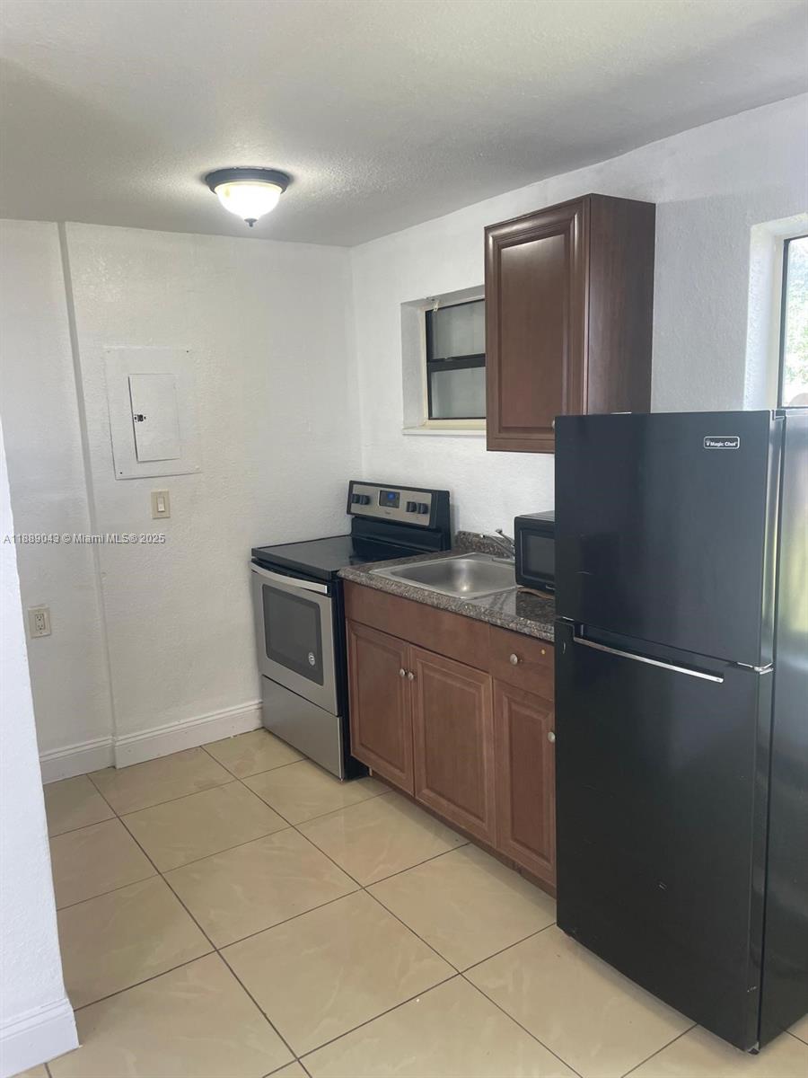 LINCOLN PARK ADD TO HOMES - Residential Lease