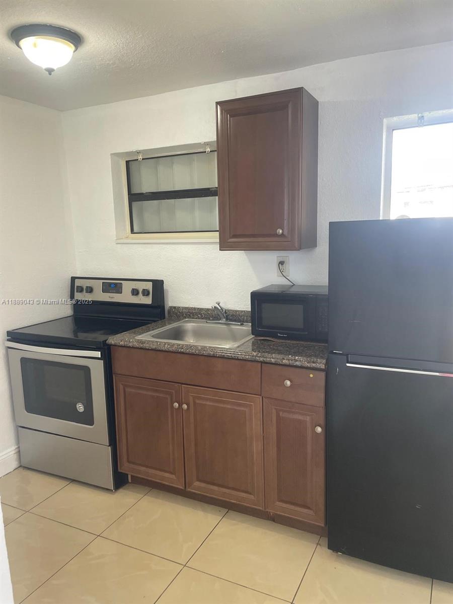 LINCOLN PARK ADD TO HOMES - Residential Lease