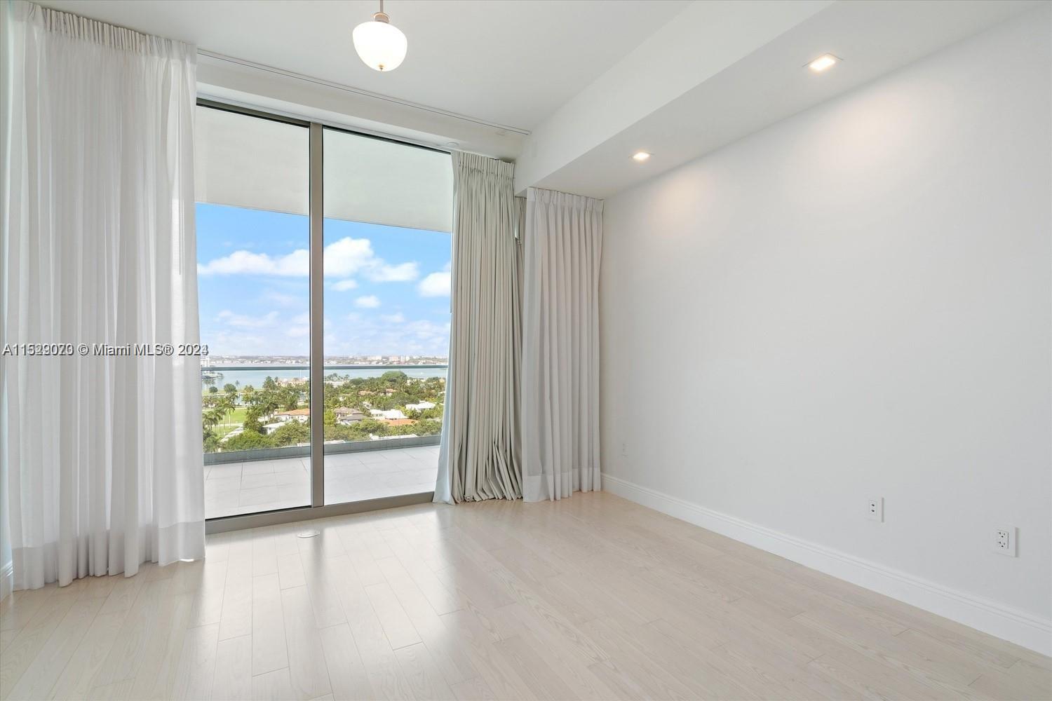 OCEANA BAL HARBOUR CONDO - Residential