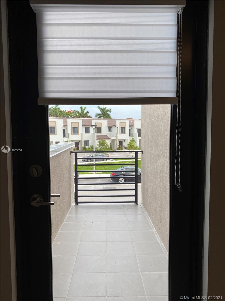 VIA VENTURA NEIGHBORHOOD - Residential