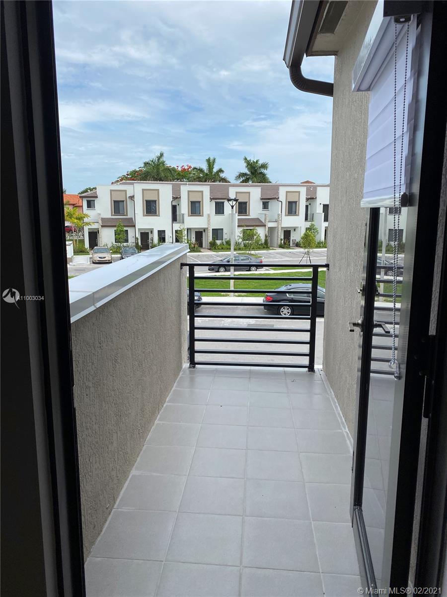 VIA VENTURA NEIGHBORHOOD - Residential