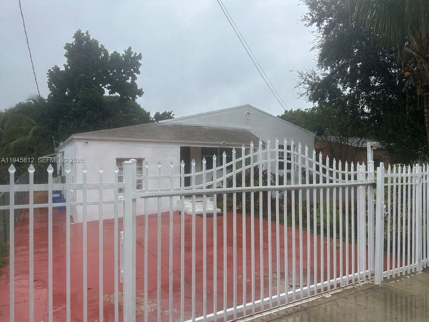 This beautiful property is an excellent starter home. There is ample room to extend the property to include a pool with a tiki hut to enjoy the beautiful Florida weather. The sellers are highly motivated and will contribute 15k toward the buyer's closing costs. Don't miss out