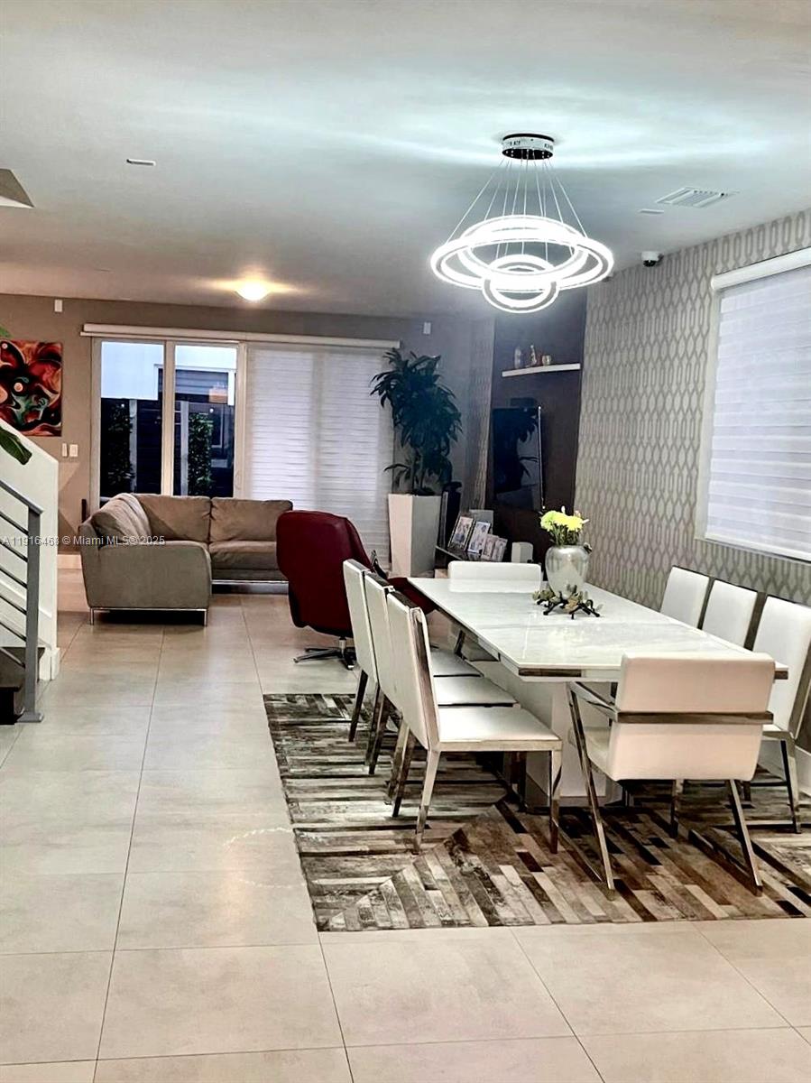 DORAL PALMS SOUTH - Residential Lease