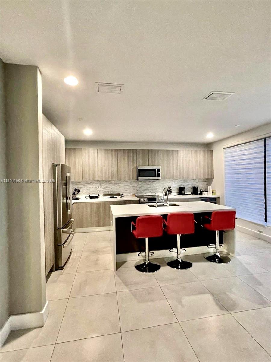 DORAL PALMS SOUTH - Residential Lease