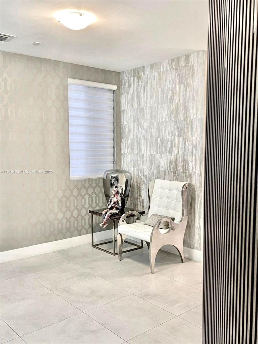 DORAL PALMS SOUTH - Residential Lease