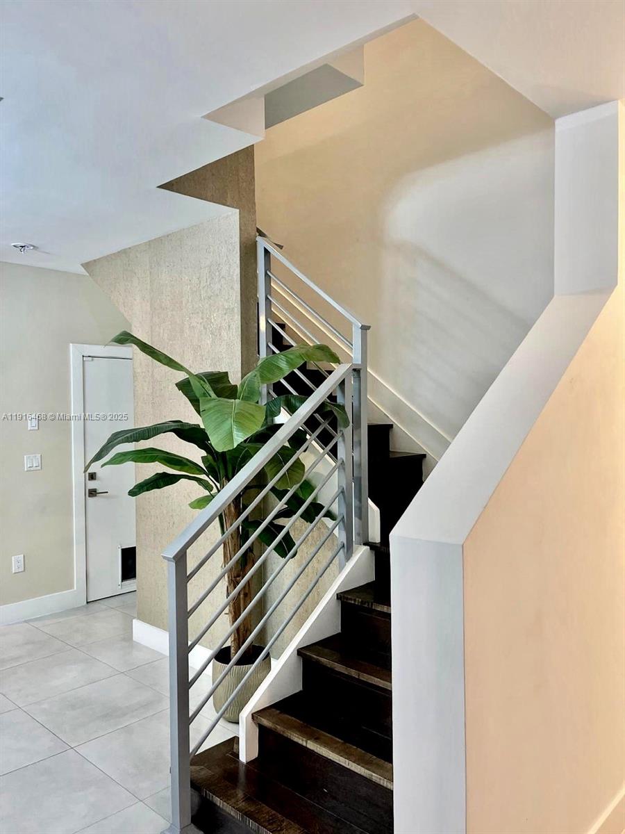 DORAL PALMS SOUTH - Residential Lease