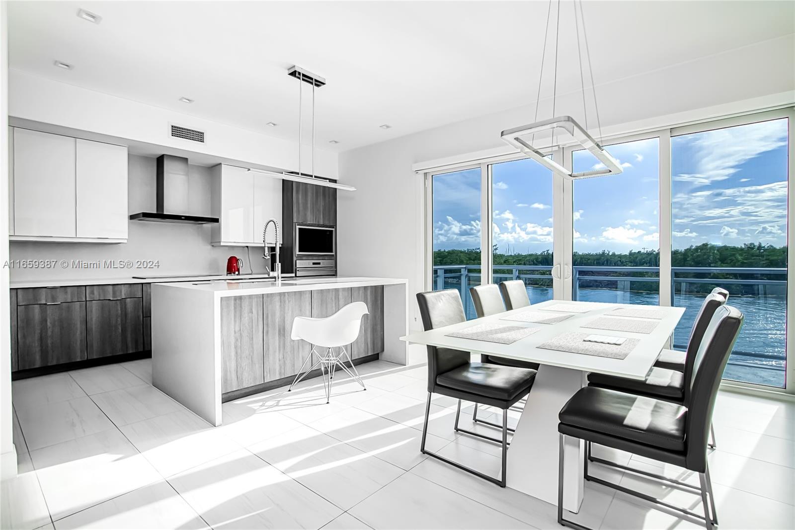 SEASIDE VILLAGE WEST COND - Residential