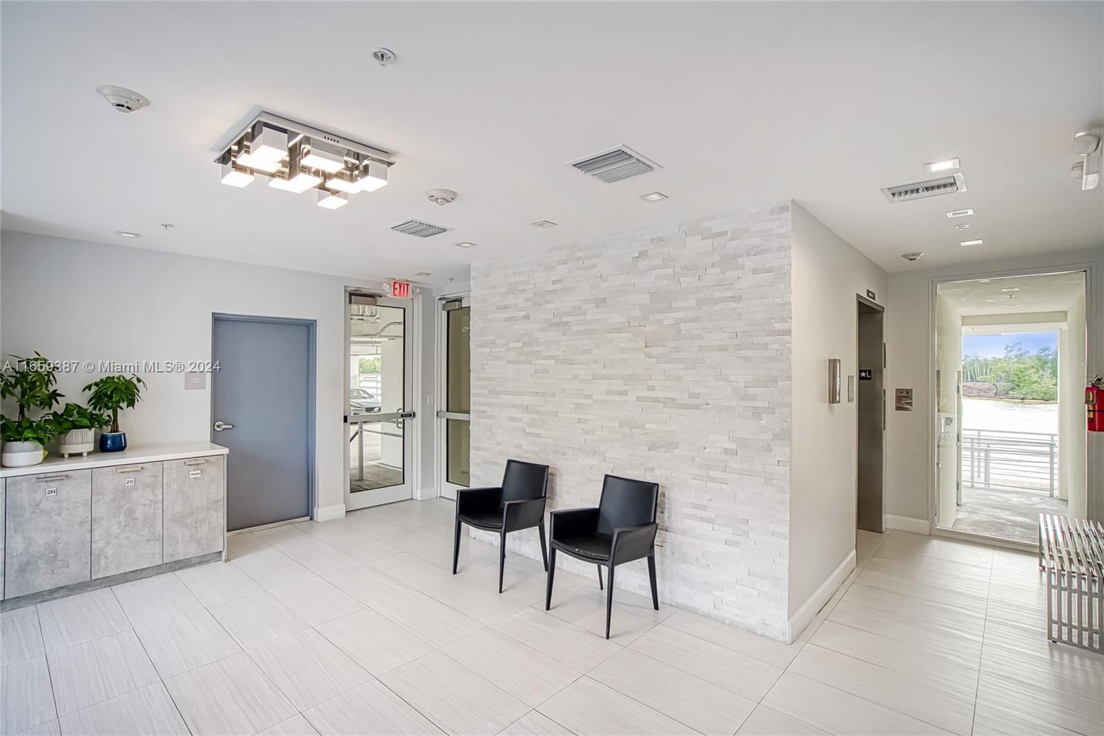 SEASIDE VILLAGE WEST COND - Residential