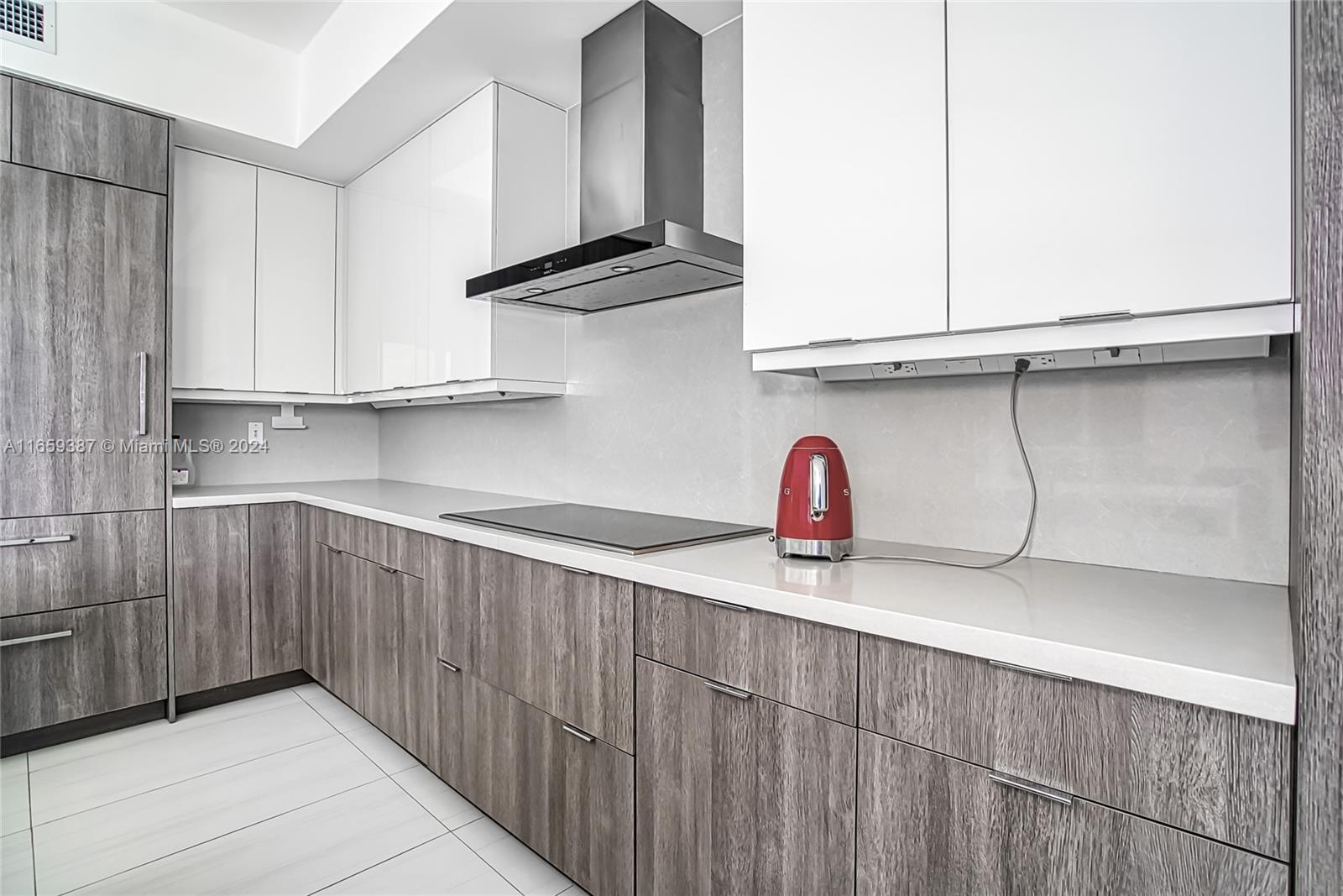 SEASIDE VILLAGE WEST COND - Residential