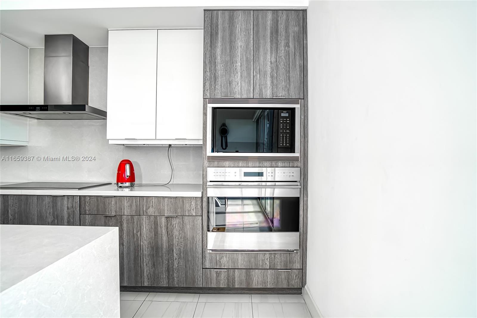 SEASIDE VILLAGE WEST COND - Residential