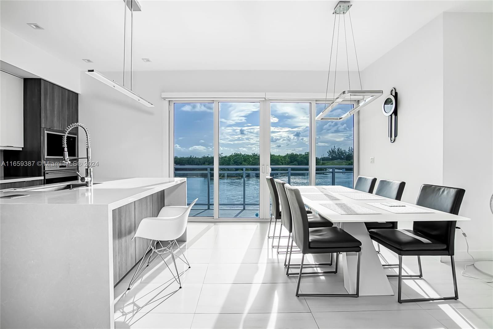 SEASIDE VILLAGE WEST COND - Residential