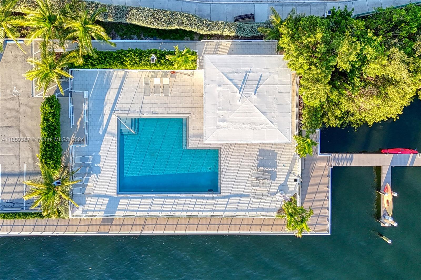 SEASIDE VILLAGE WEST COND - Residential