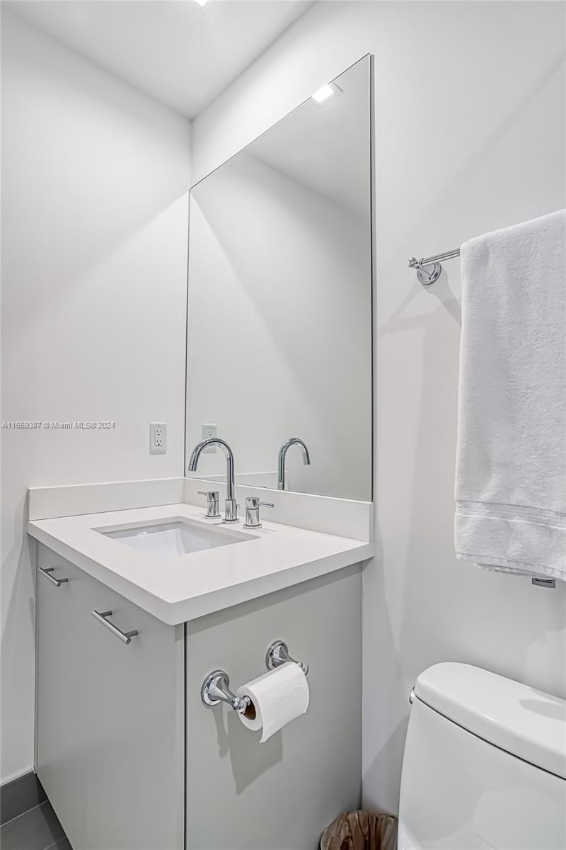 SEASIDE VILLAGE WEST COND - Residential