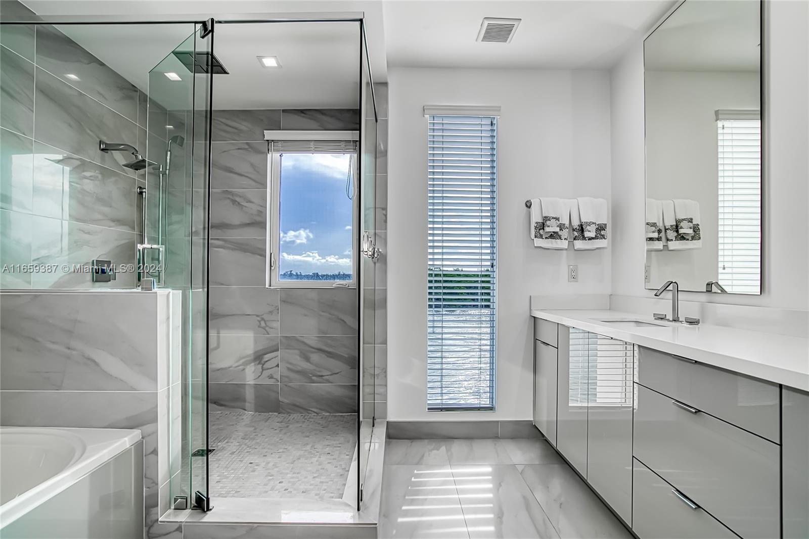 SEASIDE VILLAGE WEST COND - Residential