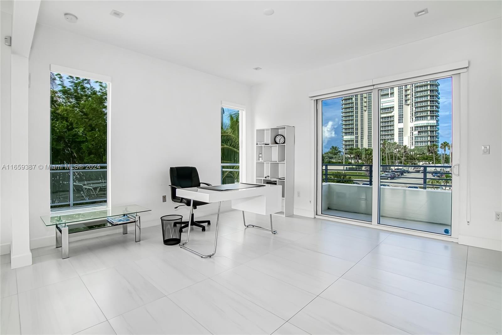 SEASIDE VILLAGE WEST COND - Residential