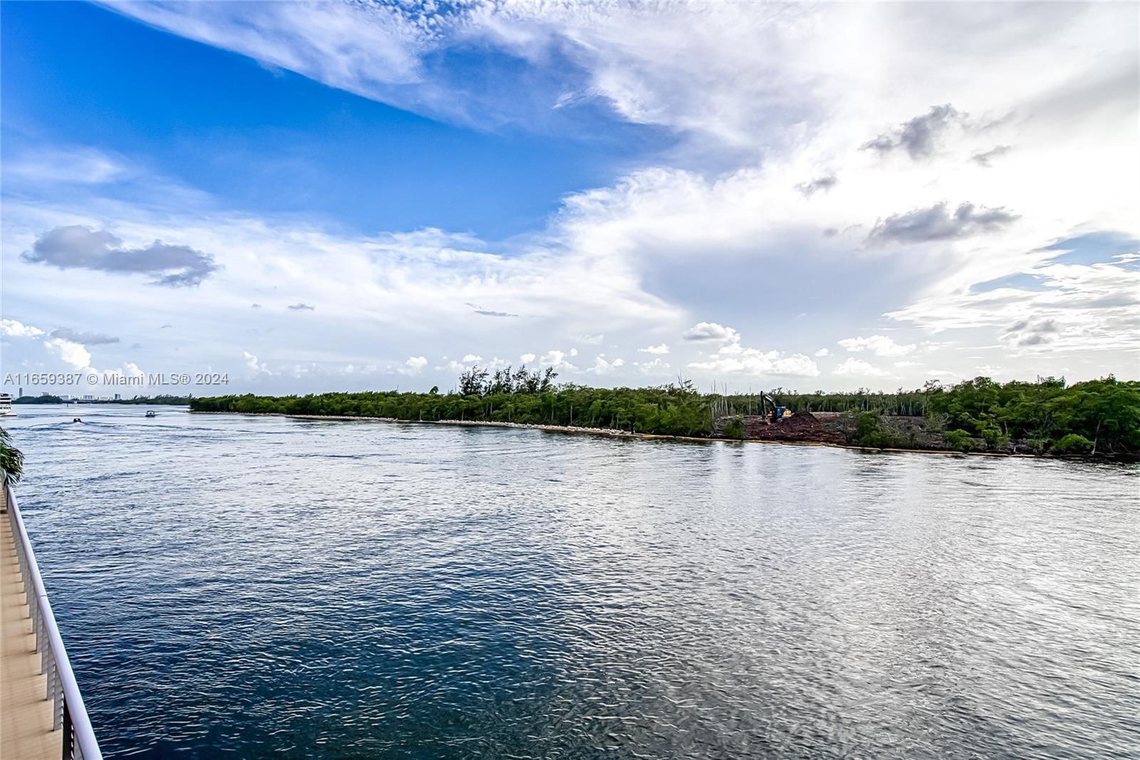 SEASIDE VILLAGE WEST COND - Residential