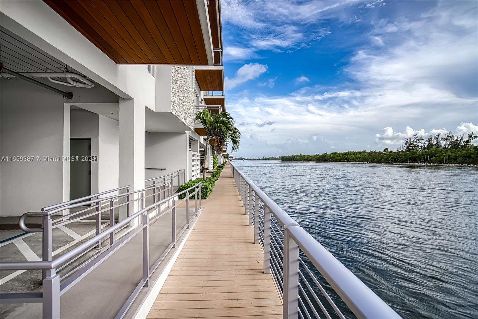 SEASIDE VILLAGE WEST COND - Residential