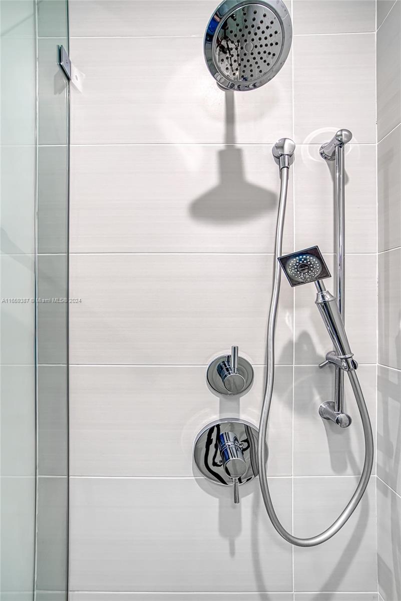 SEASIDE VILLAGE WEST COND - Residential