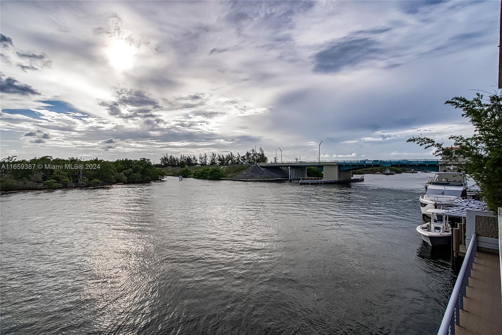 SEASIDE VILLAGE WEST COND - Residential