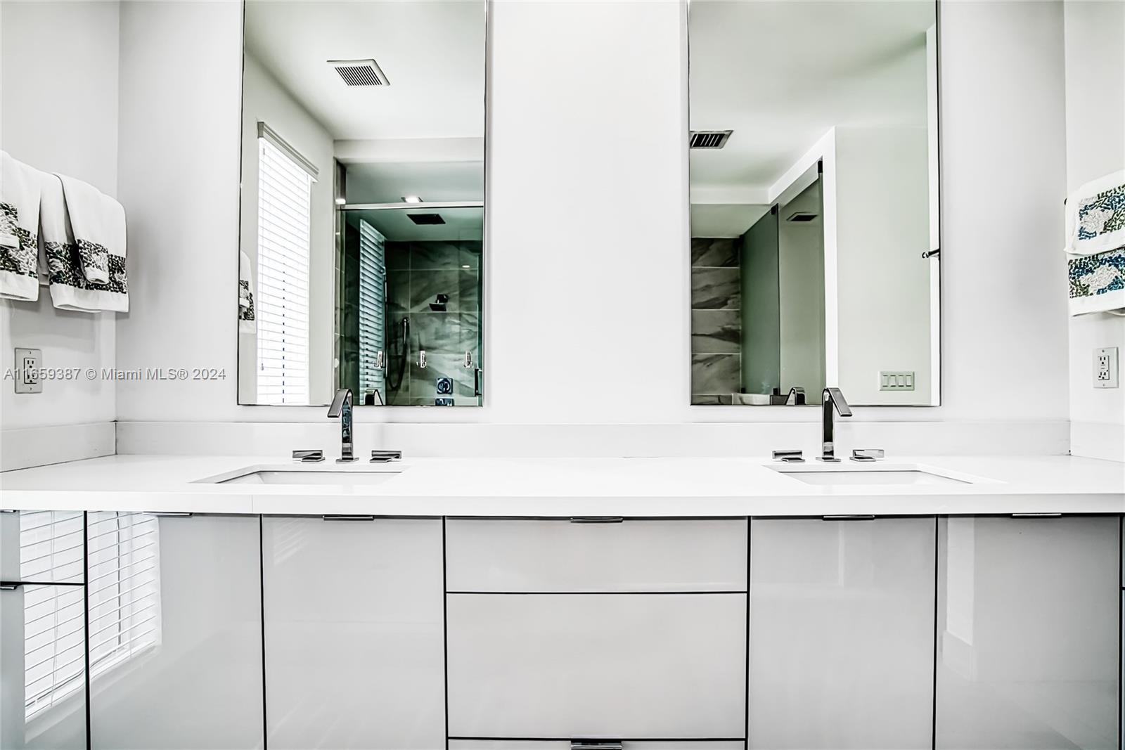 SEASIDE VILLAGE WEST COND - Residential