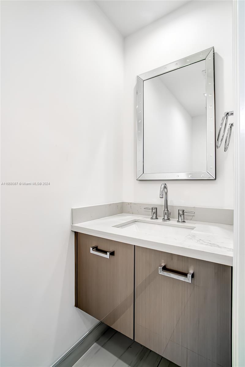 SEASIDE VILLAGE WEST COND - Residential