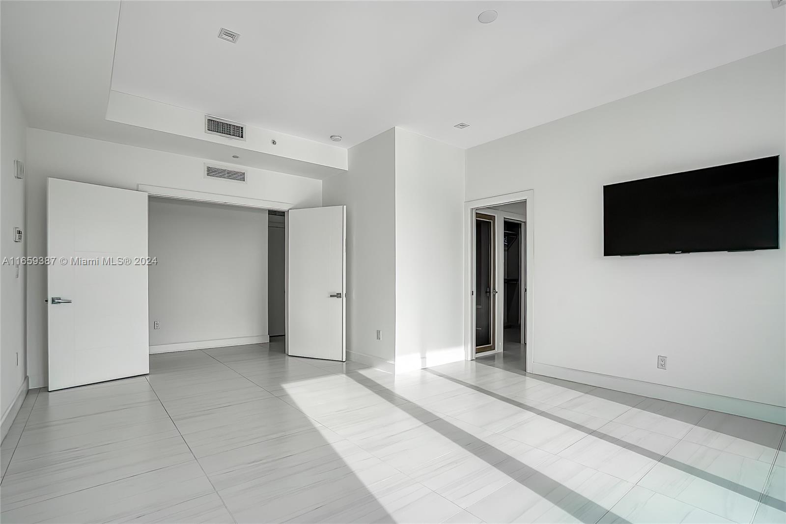 SEASIDE VILLAGE WEST COND - Residential